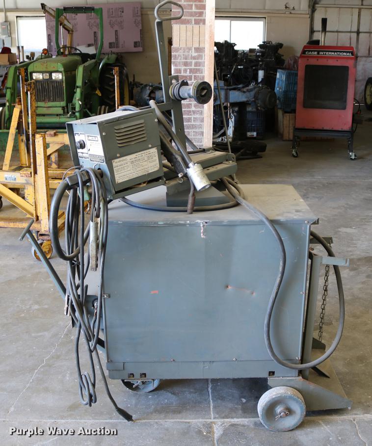 image for item EW9045 Lincoln DC-400 arc/wire welder