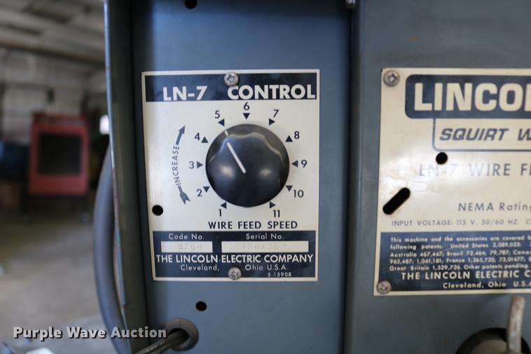 image for item EW9045 Lincoln DC-400 arc/wire welder