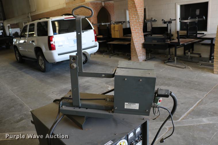 image for item EW9045 Lincoln DC-400 arc/wire welder