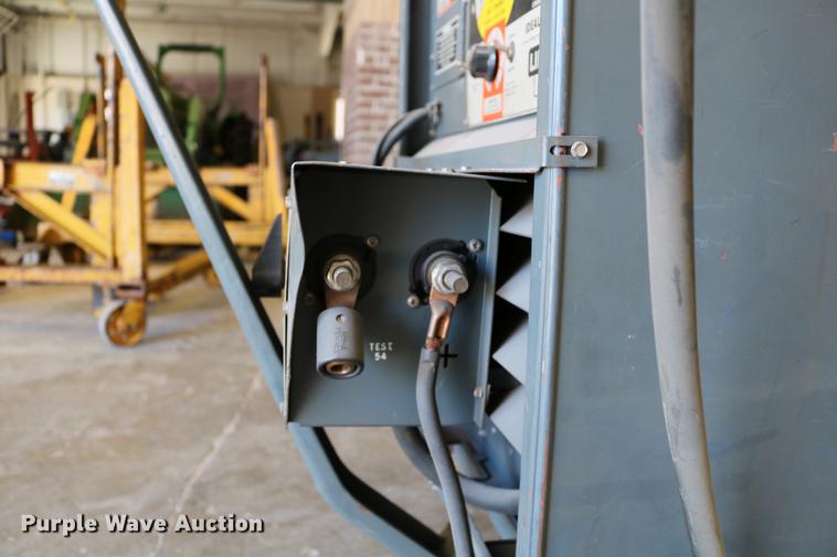 image for item EW9045 Lincoln DC-400 arc/wire welder