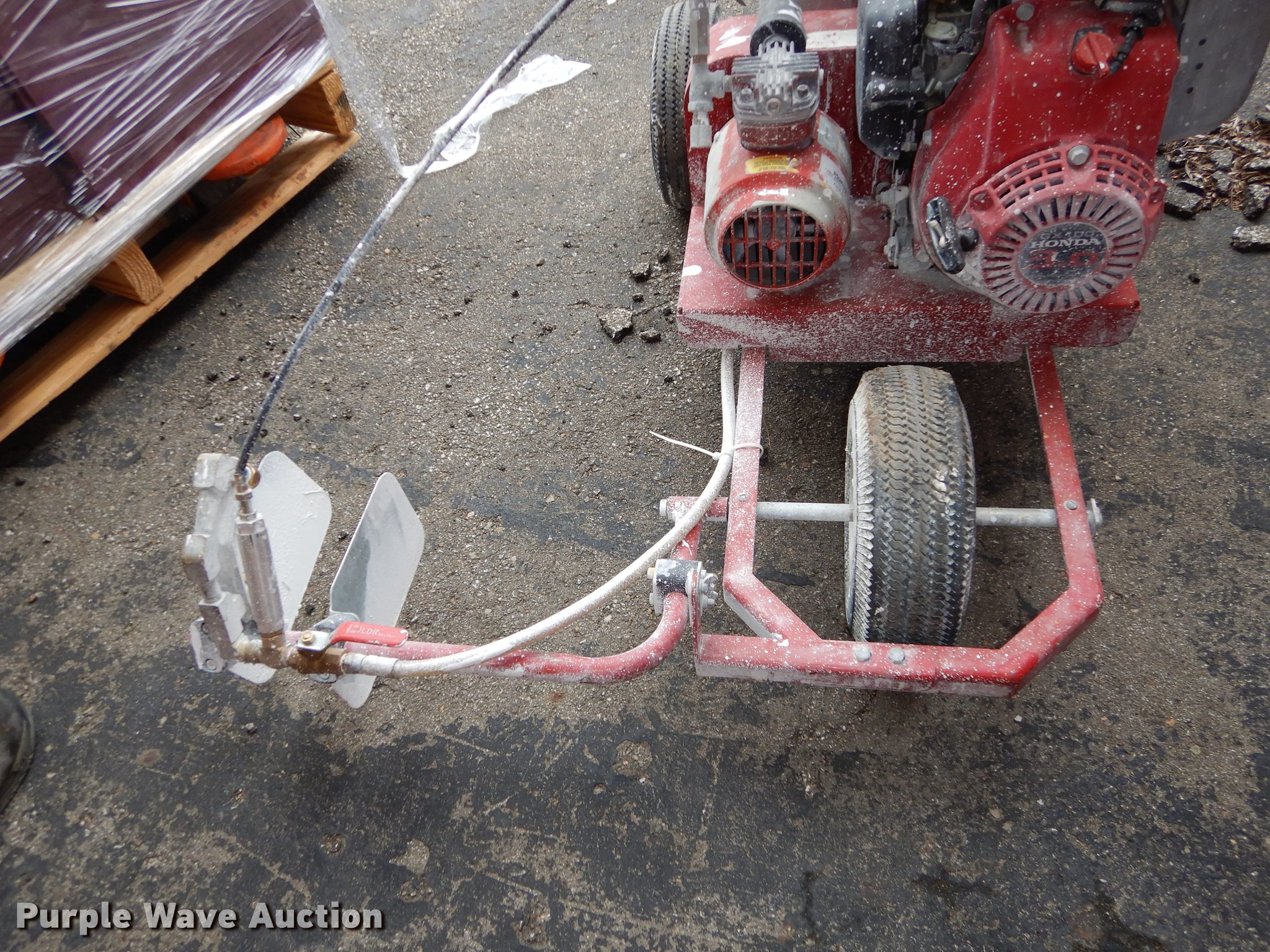 Pioneer field paint striper in Silver Lake, KS Item EN9181 sold