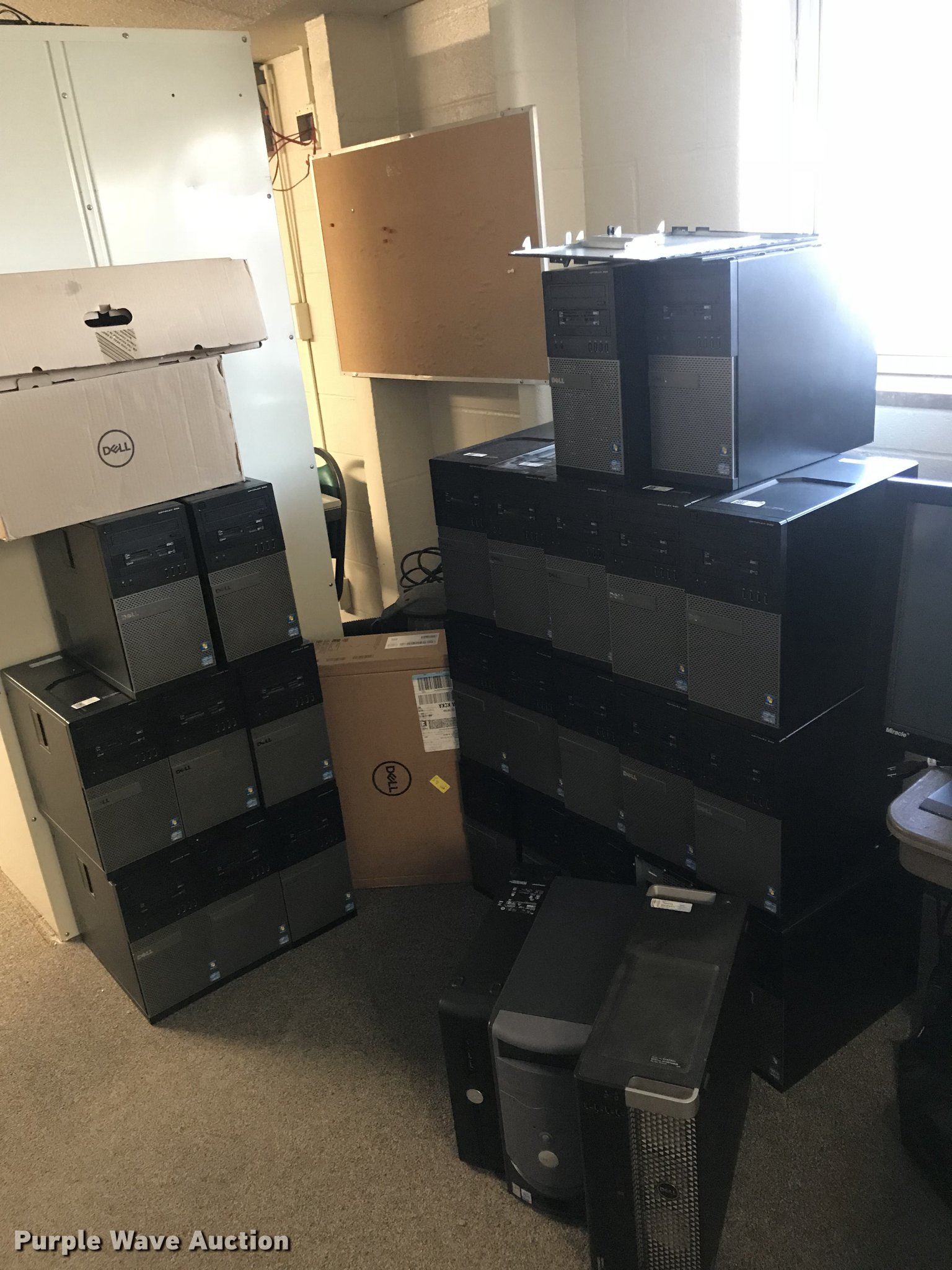 Computers in Kansas City, KS Item G1071 sold Purple Wave