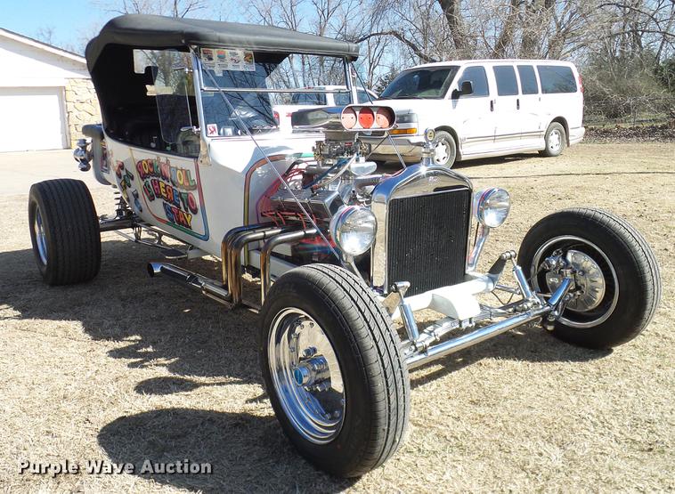 image for item AO9330 1920 Ford Model T