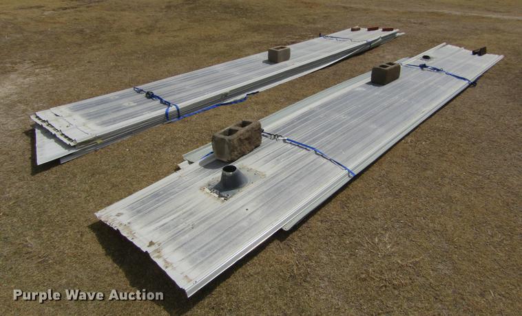 image for item BU9683 Sheets of metal siding/roofing