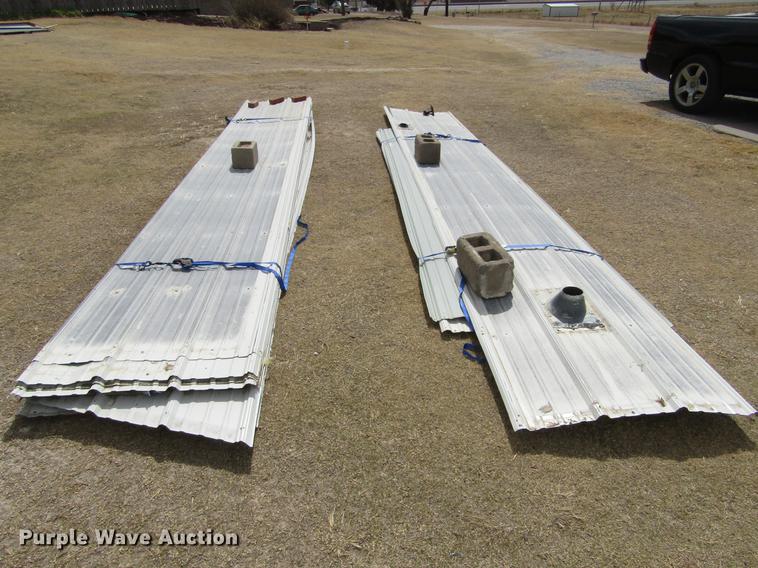 image for item BU9683 Sheets of metal siding/roofing