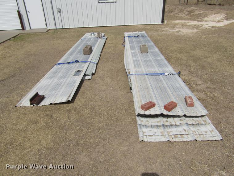 image for item BU9683 Sheets of metal siding/roofing