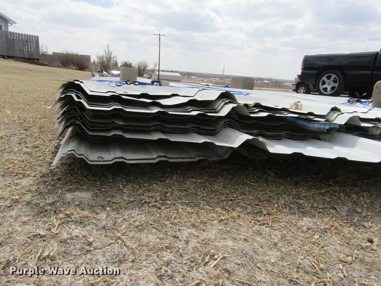 image for item BU9683 Sheets of metal siding/roofing