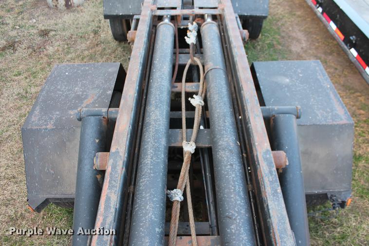 image for item DB5089 1992 Galbreath roll off trailer