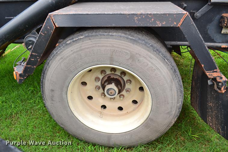 image for item DB5089 1992 Galbreath roll off trailer