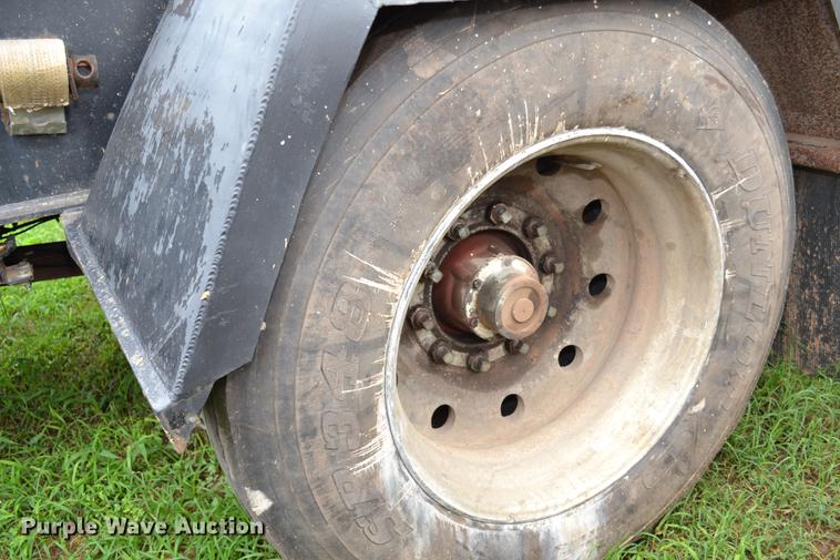 image for item DB5089 1992 Galbreath roll off trailer