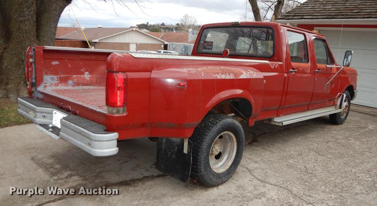 image for item DC0379 1989 Ford F350 Custom Crew Cab pickup truck