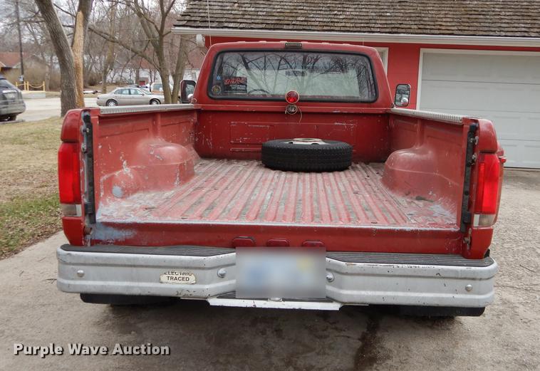 image for item DC0379 1989 Ford F350 Custom Crew Cab pickup truck