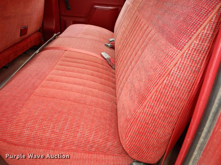 image for item DC0379 1989 Ford F350 Custom Crew Cab pickup truck