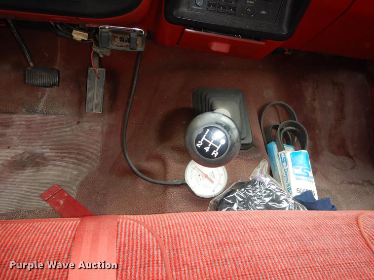 image for item DC0379 1989 Ford F350 Custom Crew Cab pickup truck