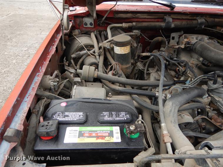 image for item DC0379 1989 Ford F350 Custom Crew Cab pickup truck