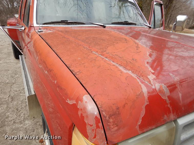 image for item DC0379 1989 Ford F350 Custom Crew Cab pickup truck