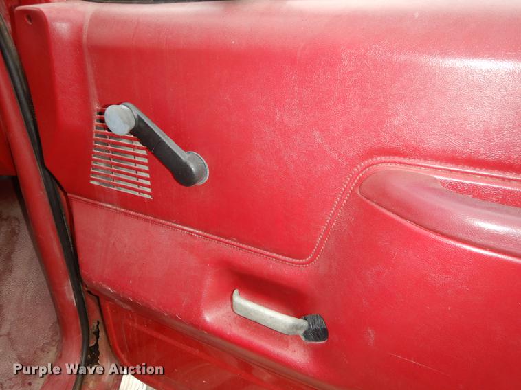 image for item DC0379 1989 Ford F350 Custom Crew Cab pickup truck