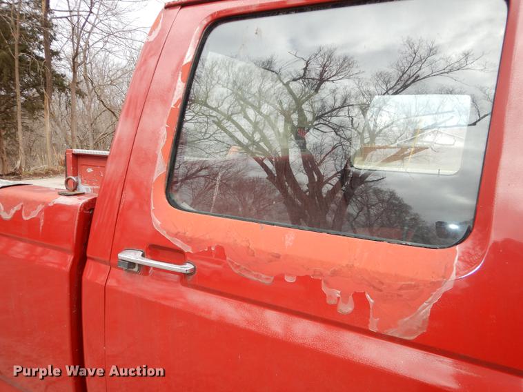 image for item DC0379 1989 Ford F350 Custom Crew Cab pickup truck