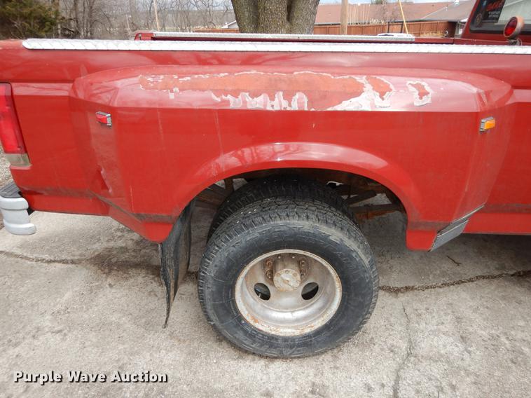 image for item DC0379 1989 Ford F350 Custom Crew Cab pickup truck