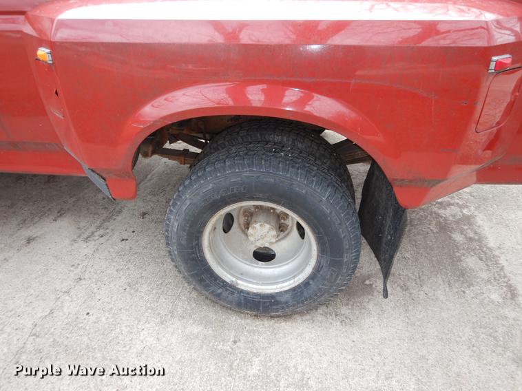 image for item DC0379 1989 Ford F350 Custom Crew Cab pickup truck