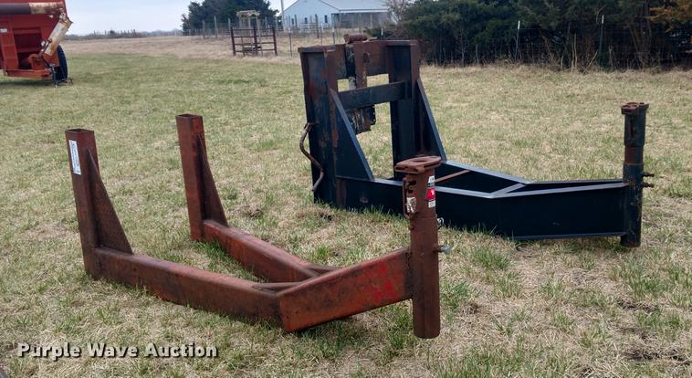 image for item DC0947 (2) gooseneck hitches