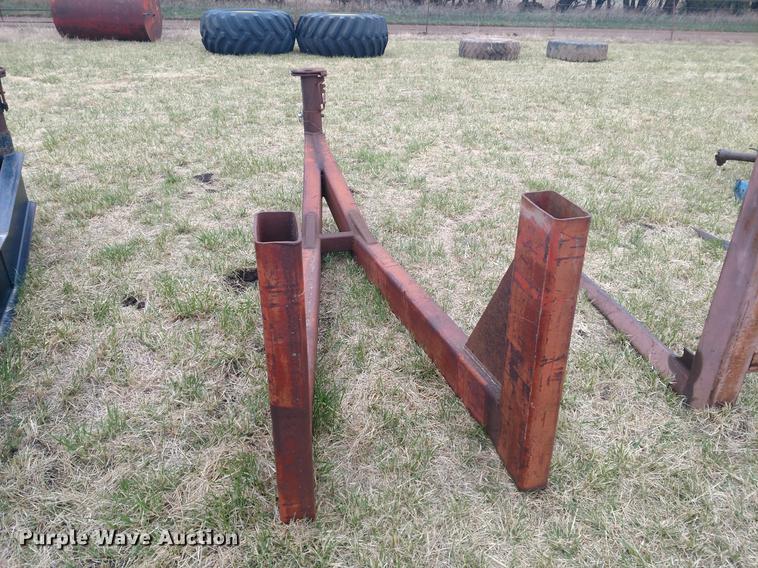 image for item DC0947 (2) gooseneck hitches