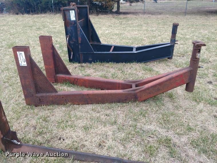 image for item DC0947 (2) gooseneck hitches