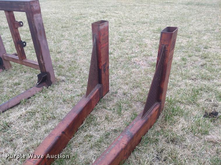 image for item DC0947 (2) gooseneck hitches