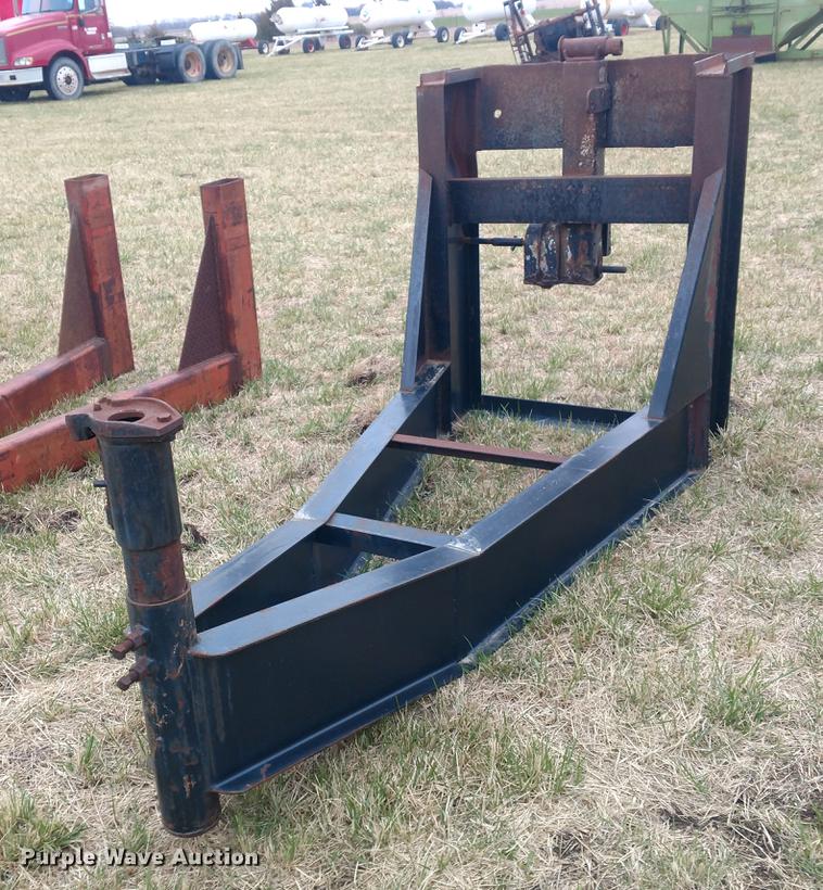 image for item DC0947 (2) gooseneck hitches