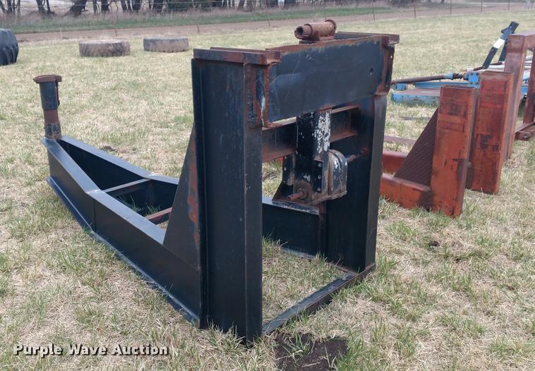 image for item DC0947 (2) gooseneck hitches