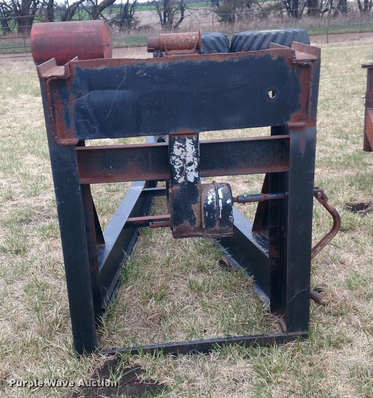 image for item DC0947 (2) gooseneck hitches