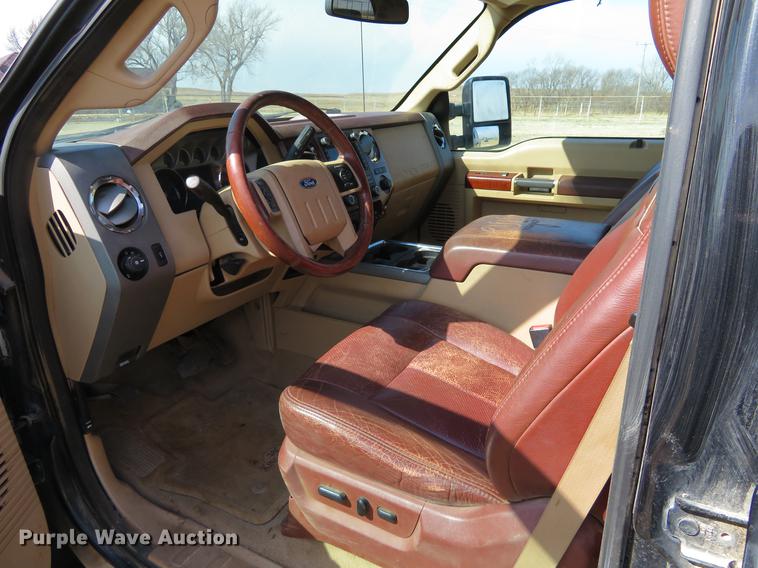 image for item DC0980 2012 Ford F250 Super Duty FX4 Crew Cab pickup truck