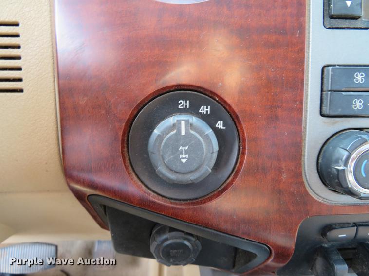 image for item DC0980 2012 Ford F250 Super Duty FX4 Crew Cab pickup truck