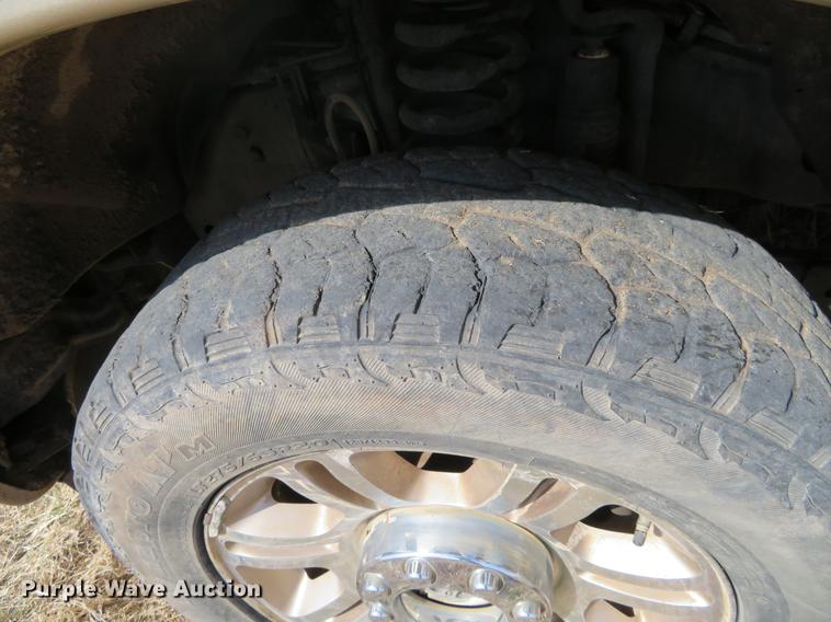 image for item DC0980 2012 Ford F250 Super Duty FX4 Crew Cab pickup truck