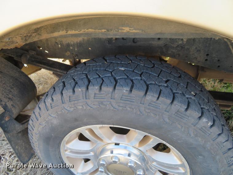 image for item DC0980 2012 Ford F250 Super Duty FX4 Crew Cab pickup truck