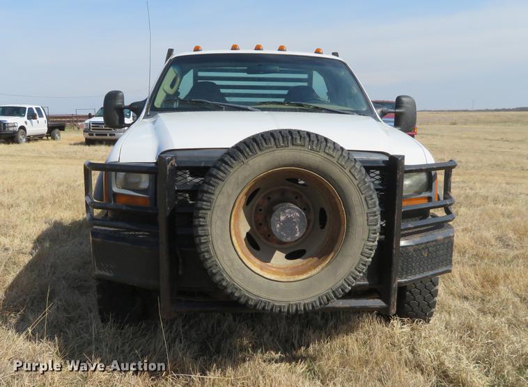 image for item DC0981 2005 Ford F450 Super Duty flatbed truck