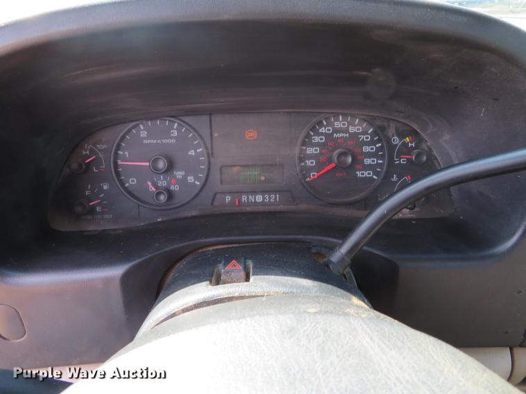 image for item DC0981 2005 Ford F450 Super Duty flatbed truck