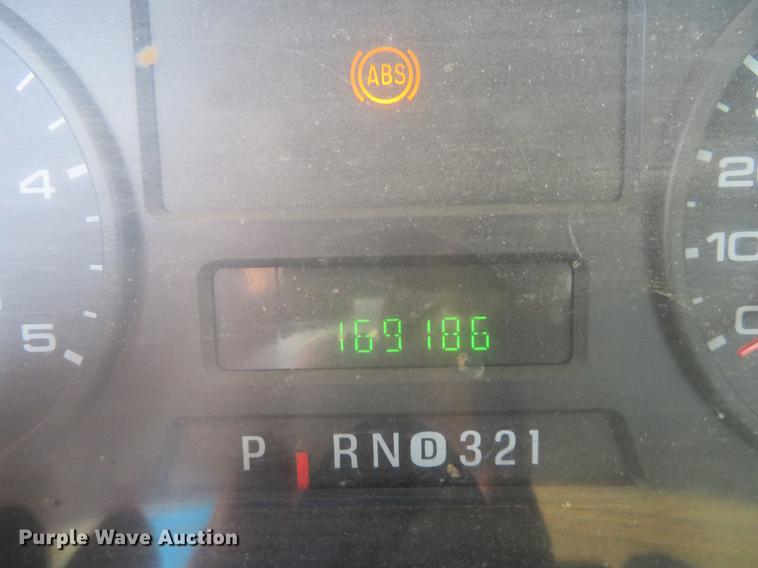 image for item DC0981 2005 Ford F450 Super Duty flatbed truck