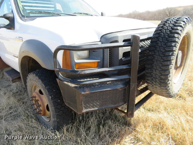 image for item DC0981 2005 Ford F450 Super Duty flatbed truck