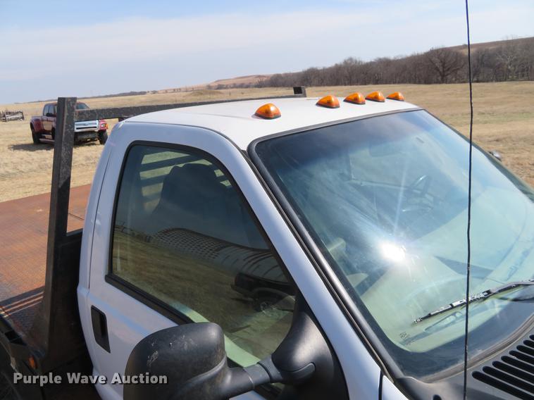 image for item DC0981 2005 Ford F450 Super Duty flatbed truck