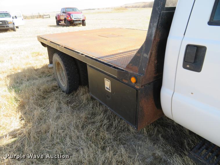 image for item DC0981 2005 Ford F450 Super Duty flatbed truck