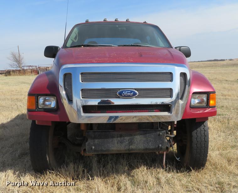 image for item DC0983 1999 Ford F350 Super Duty Crew Cab pickup truck