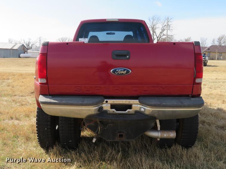 image for item DC0983 1999 Ford F350 Super Duty Crew Cab pickup truck