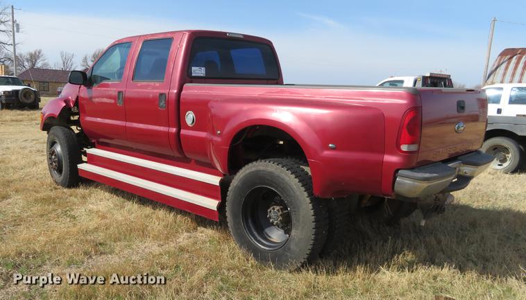 image for item DC0983 1999 Ford F350 Super Duty Crew Cab pickup truck