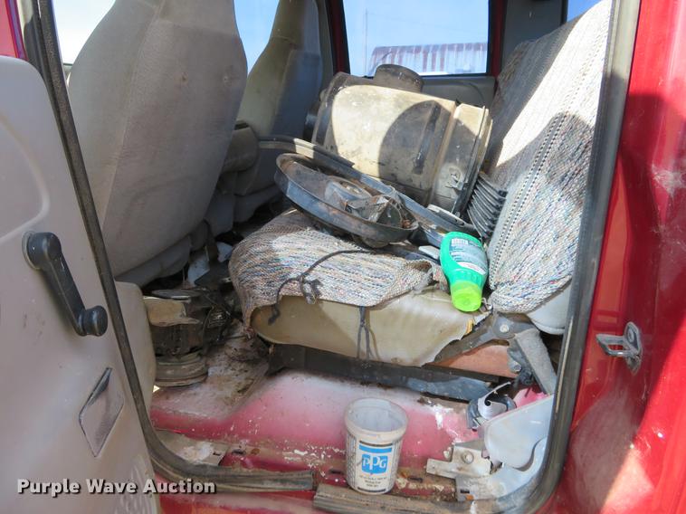 image for item DC0983 1999 Ford F350 Super Duty Crew Cab pickup truck