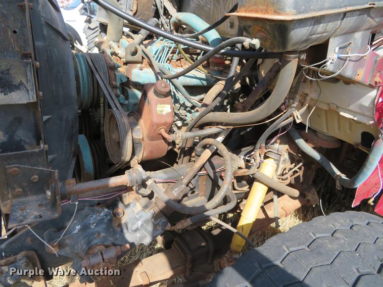 image for item DC0983 1999 Ford F350 Super Duty Crew Cab pickup truck