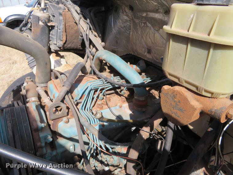 image for item DC0983 1999 Ford F350 Super Duty Crew Cab pickup truck