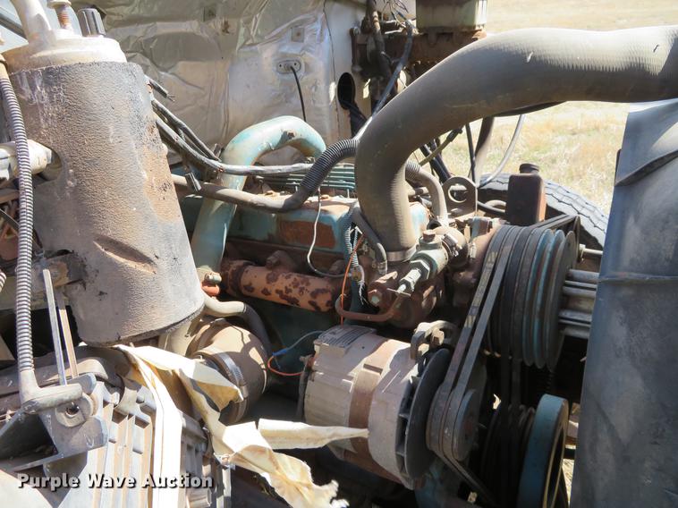 image for item DC0983 1999 Ford F350 Super Duty Crew Cab pickup truck