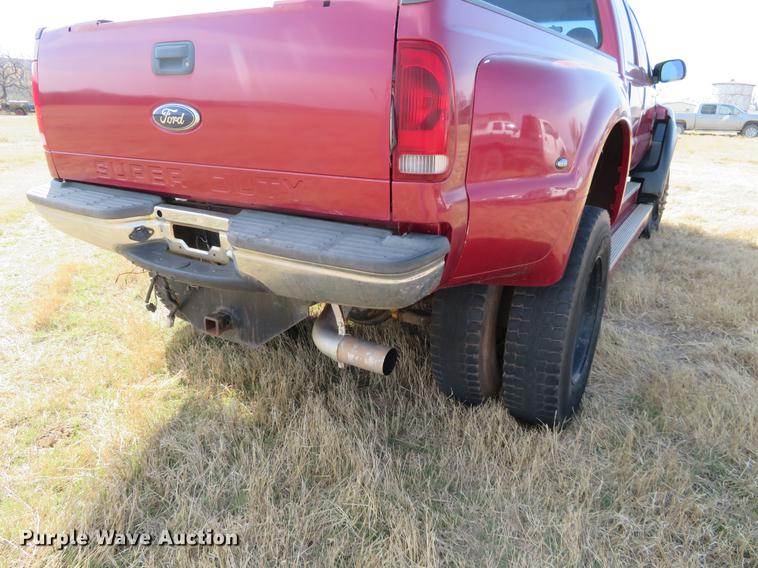 image for item DC0983 1999 Ford F350 Super Duty Crew Cab pickup truck