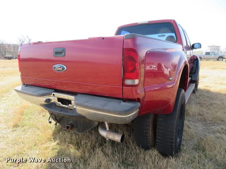 image for item DC0983 1999 Ford F350 Super Duty Crew Cab pickup truck